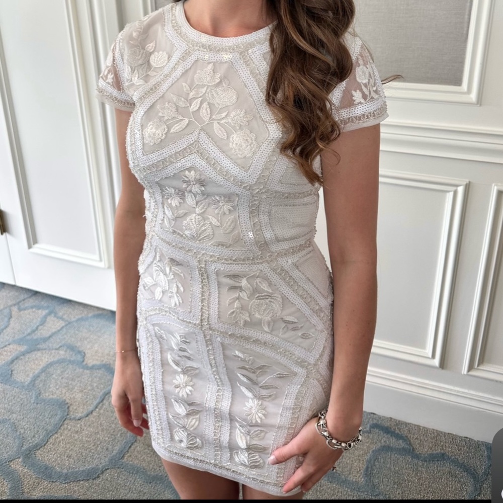 Lulus bodycon white lace/sequin dress